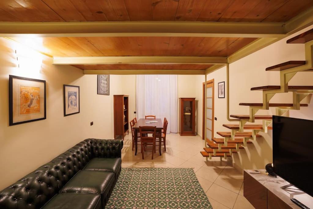 The San Gregorio Armeno Apartment By HouseinНаполи Екстериор снимка