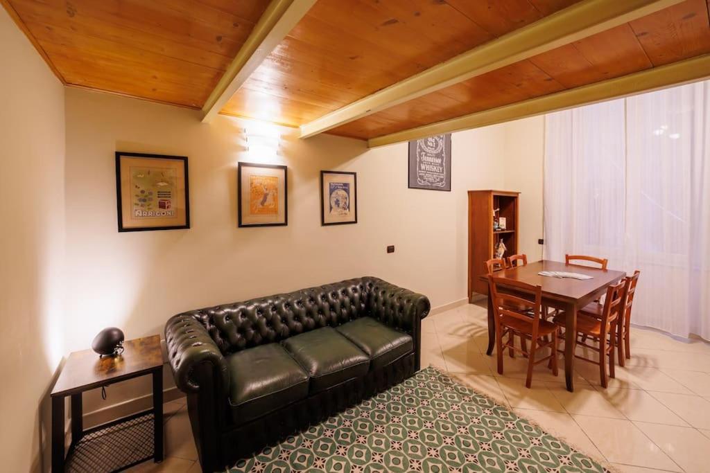 The San Gregorio Armeno Apartment By HouseinНаполи Екстериор снимка