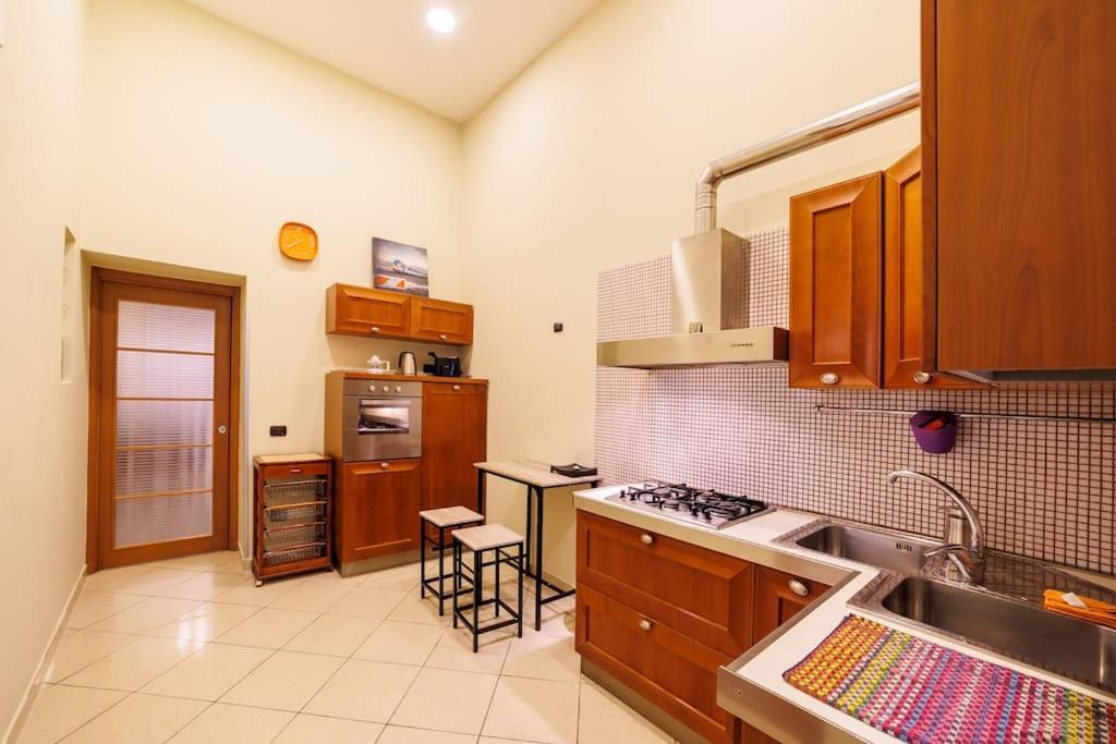 The San Gregorio Armeno Apartment By HouseinНаполи Екстериор снимка