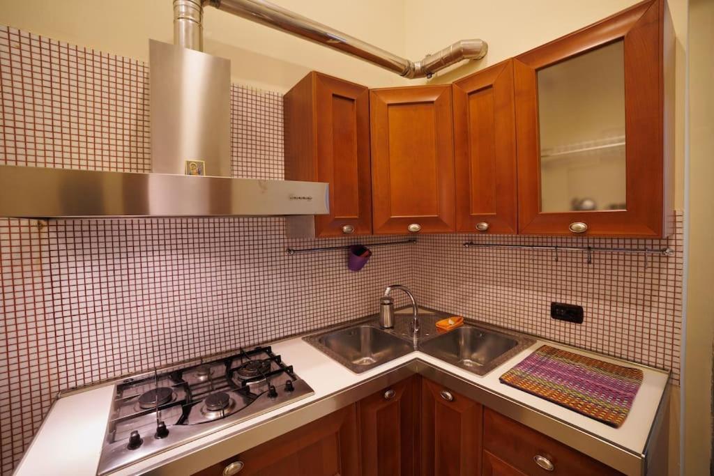 The San Gregorio Armeno Apartment By HouseinНаполи Екстериор снимка