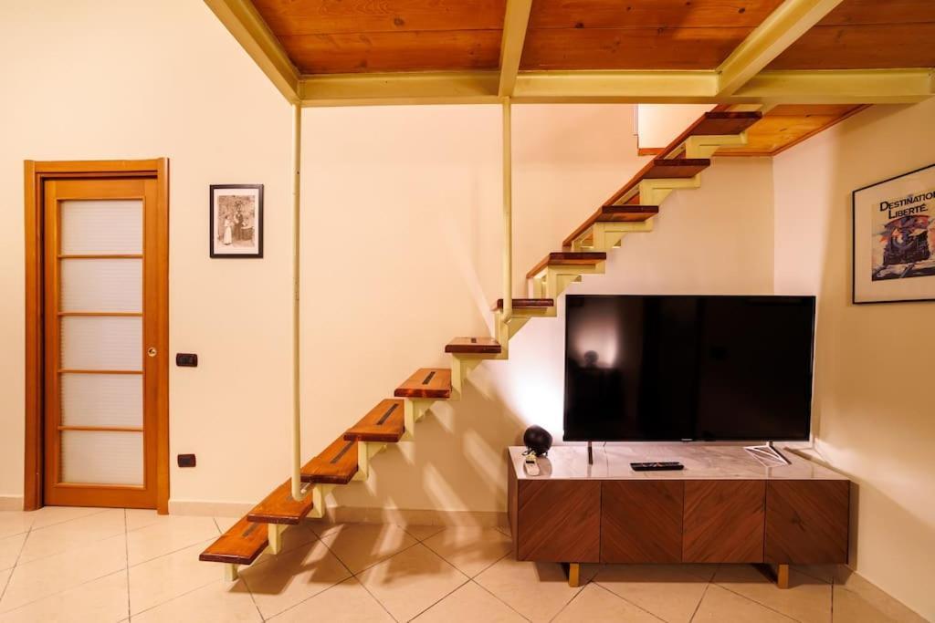 The San Gregorio Armeno Apartment By HouseinНаполи Екстериор снимка